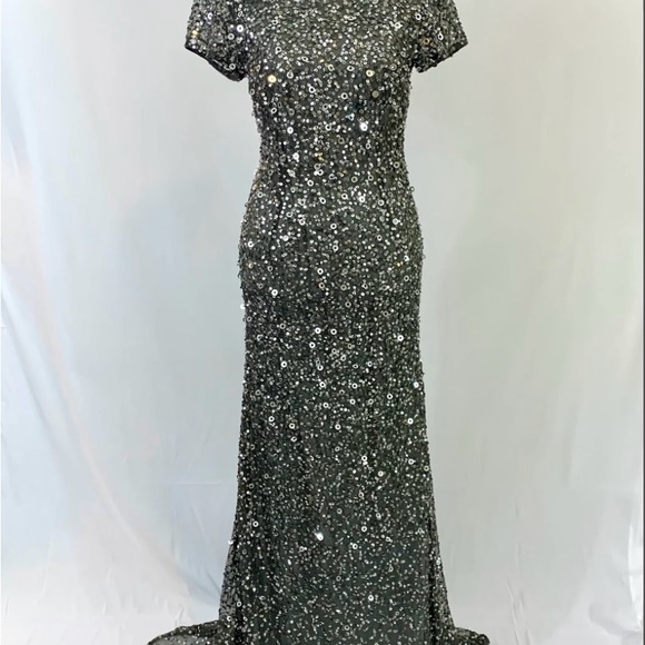 Adrianna Papel cap sleeve sequin dress in pewter - Picture 2 of 12
